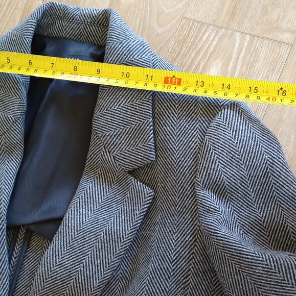 Vest - Picture 4 of 8